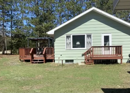 House Near Beautiful Castle Rock Lake/30 Minutes from Wisconsin Dells Отели рядом с достопримечательностью «Парк Френдшип»