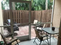 13 minutes to beach 3bed/2bath Condo