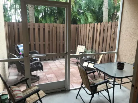 13 minutes to beach 3bed/2bath Condo