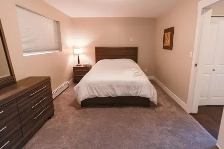 Newly renovated with Lakeviews, big yard, minutes to Silver Star/Golf/Wineries.