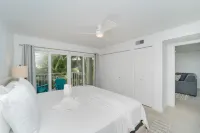Resort Style 2br/2ba Condo on Seven Mile Beach Hotels near Ugland House