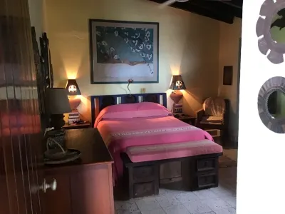 Mexican Casita one block from the beach, heart of Olas Altas  호텔