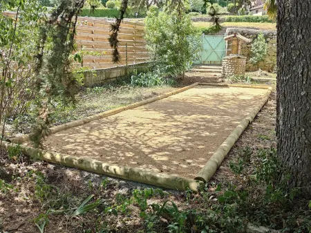 Bel Appartement Climatisé Avec Jardin et Piscine Отели в г. Ардеш