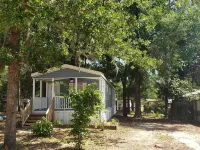Cottage located in a local fish camp with boat parking. Hotel di Steinhatchee