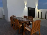 Serene Jewel on the Sea of CortezSleeps 8, 4 bedrooms, 4.5 baths + Pool