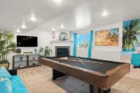 Private Outdoor Hot Tub, Pool Table, Sleeps 16, Gas Fireplaces, Outdoor Patio