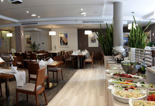 콜럼나 메디카 수영장