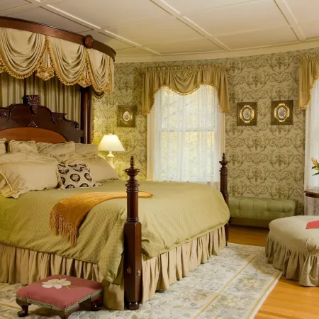 Berry Manor Inn