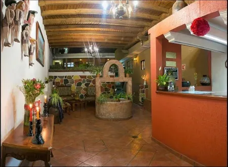 Posada San Alejandro Отели в г. Пацкуаро