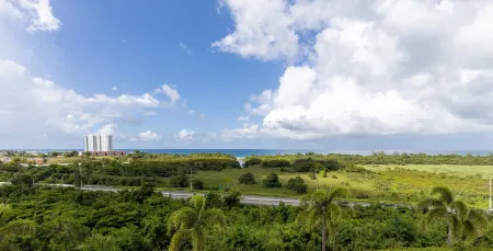 Vista Mar- Beautiful Beach View Apartment!