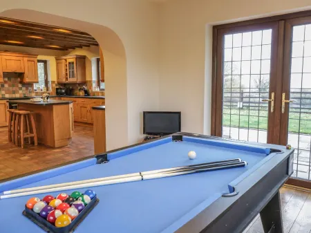 Ty Berllan Отели в г. Кадфарч