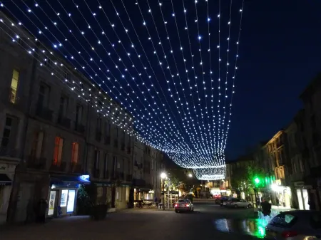 Le Molière - Historical stone house in old Pézenas Отели рядом с достопримечательностью «Camping Les Cigales , 3 étoiles»