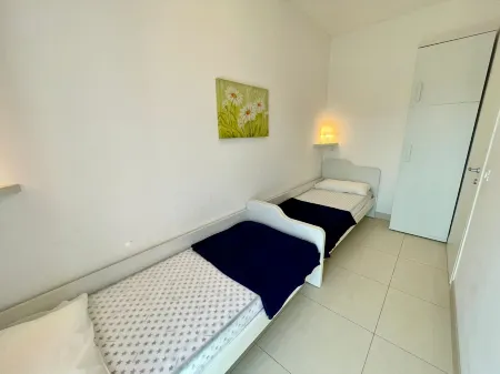 Relax by the Garden: Flat for up to 6 Guests