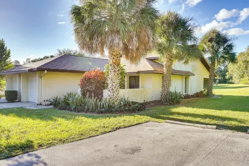 Pet-Friendly Lakeland Condo w/ Screened Porch! - Apartments