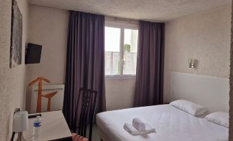 Hôtel le Quai 9 , ex le Challans