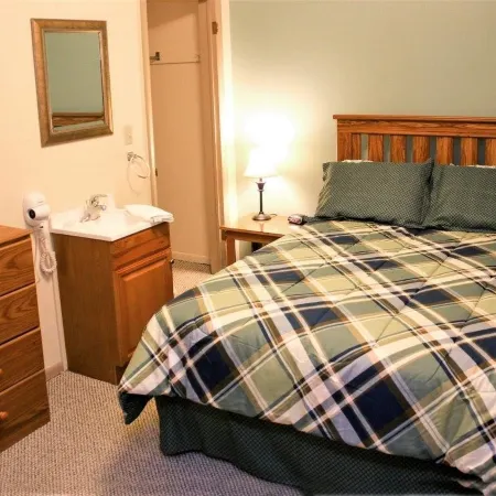 Cianci's Motel and Suites