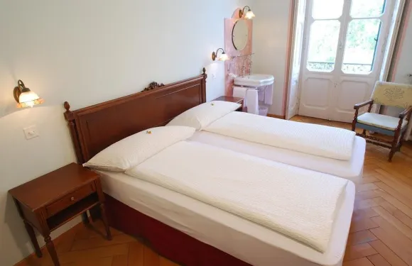 蒙塔利納酒店及青年旅館