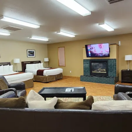 Cowlitz River Lodge