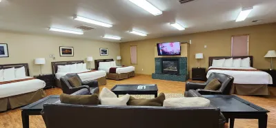 Cowlitz River Lodge فنادق في Packwood
