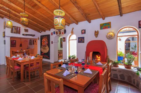 Hosteria Museart Pantavi Отели в г. Паррокия де Тумбабиро