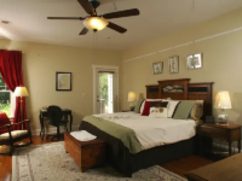 Seven Oaks Inn Bed and Breakfast Hotels in High Point