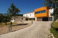 HI Alvados - Pousada de Juventude Hotels in Abra