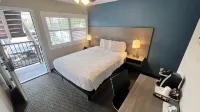 Beachwalker Inn & Suites