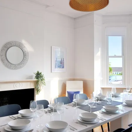 7 Seafield Road
