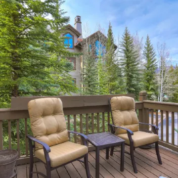 4Br Plus Den Platinum Townhome, Walk to Lift Townhouse