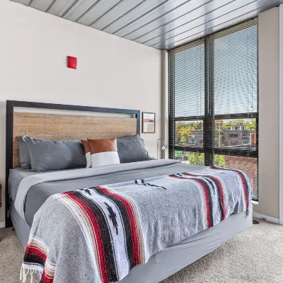 Ann Arbor City Club Apartments Отели рядом с достопримечательностью «Стадион «Мичиган»»