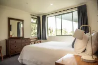 Goldfield Suites Hotels near Shantytown Heritage Park