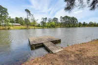 Broken Bow Cabin w/ Hot Tub & Fishing on-Site! - 3-Star