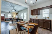 Chic Lawton Home, 5 Mins to Fort Sill! - 3 estrellas