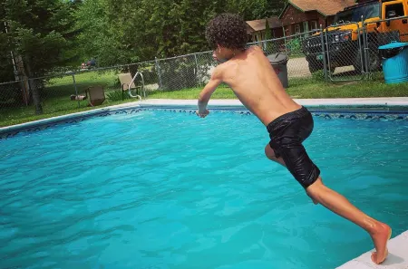 Pine Crest Motel & Cabins