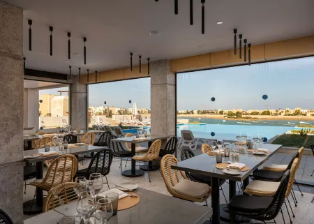 Creek Hotel and Residences El Gouna Отели рядом с достопримечательностью «Coraya Divers El Gouna»