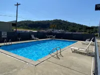 Riverfront Lodge
