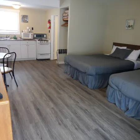 Ray Lyn Motel