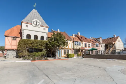 Royal Copenhagen Inn Hotels in Solvang