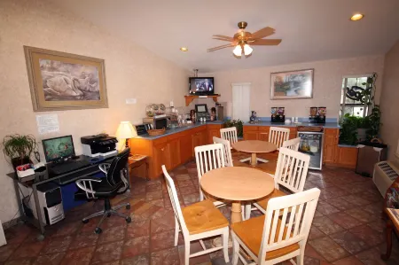 Edinburg Executive Inn Отели рядом с достопримечательностью «IBC Bank»