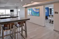 Cabana Shores Hotel