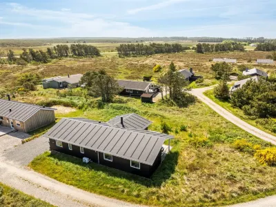 "Raakel" - 950m from the Sea