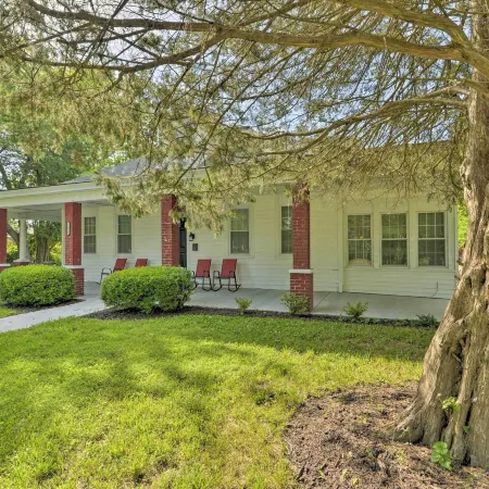Hampton Sanctuary w/ Fire Pit & Fenced Yard!