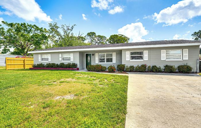 < 2 Mi to Beach & Marina: Bright Ruskin Retreat!
