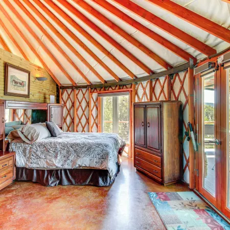 Mountainside Yurt w/ Views < 3 Mi to Black Canyon!