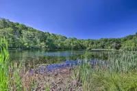 Fire Pit and Grill Lakefront Poconos Cottage! - 3-Star