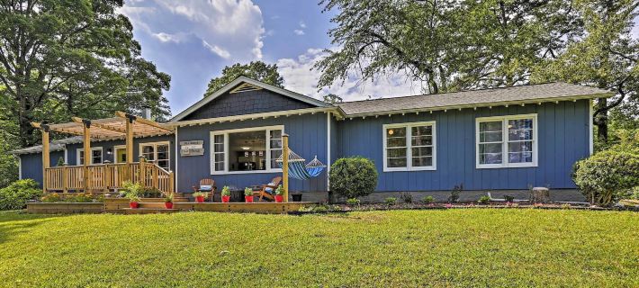 Family-Friendly Escape ~ 6 Mi to City Center! Hotels in Chattanooga