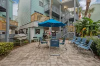 2BR Condo Beach Access Pool and Walk to Hangout