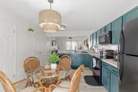 2-Bedroom BoHo Oasis Townhome