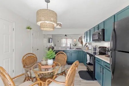 2-Bedroom BoHo Oasis Townhome