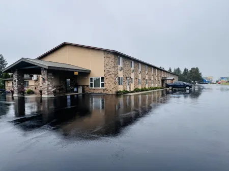 North Star Hotel Pictured Rocks